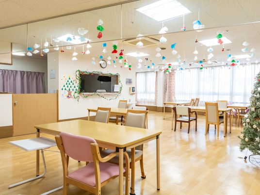 自然光が心地良い食堂