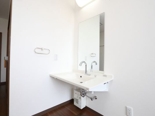 シンプルな洗面台