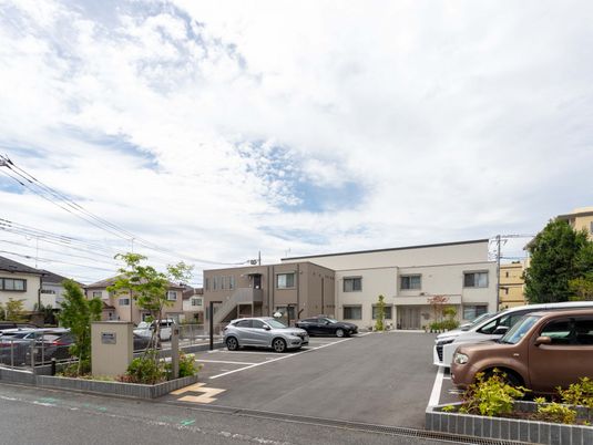 広々とした外観