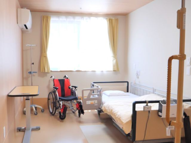 整備された居室 居室 広々とした居室でのケアを通じて、利用者の方の生活をサポートしていただける方を募集しています。