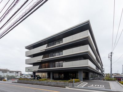 モダンな建物の外観