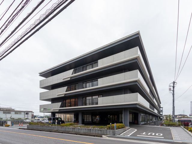 モダンな建物の外観 外観 洗練されたデザインの建物が特徴的です。通勤しやすい環境が整っています。