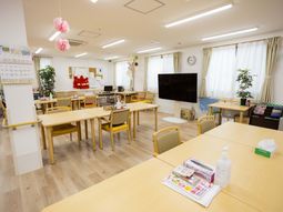 広々とした明るいリビング
