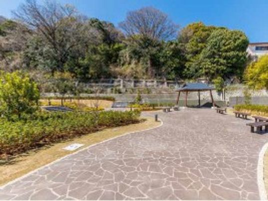 ゆったりした庭園