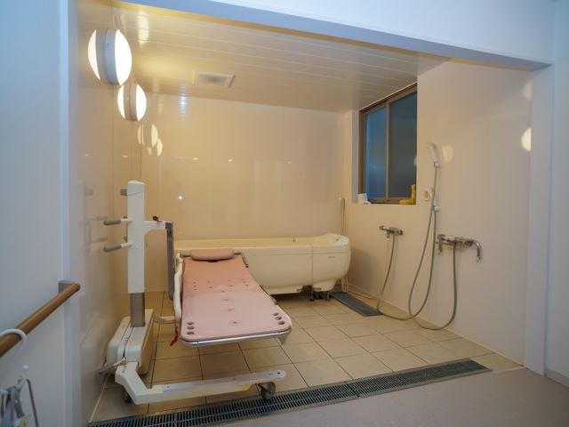 設備充実の浴室 浴室 最新の設備が整った清潔感のある浴室で、入居者のサポートを一緒にしませんか。