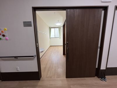 居室への入口と廊下