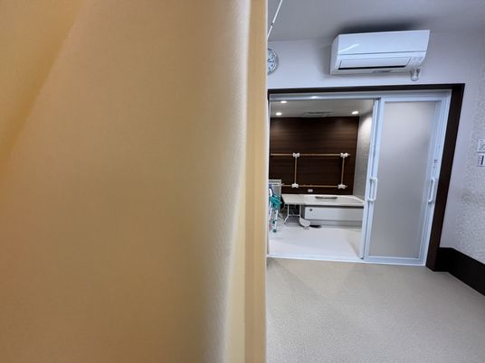 手すり設置の洗面所