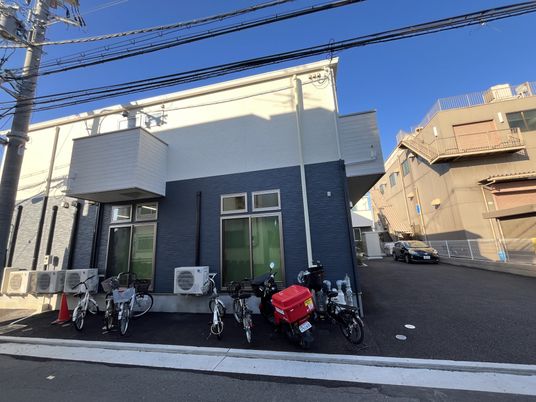 新しい施設の外観