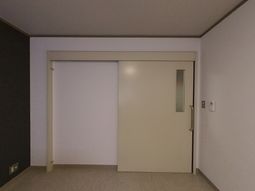 ゆったりした居室入口