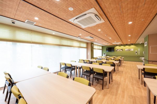 清潔感ある快適食堂