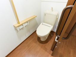 手すり完備トイレ設備