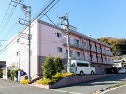 ピンクの建物の求人