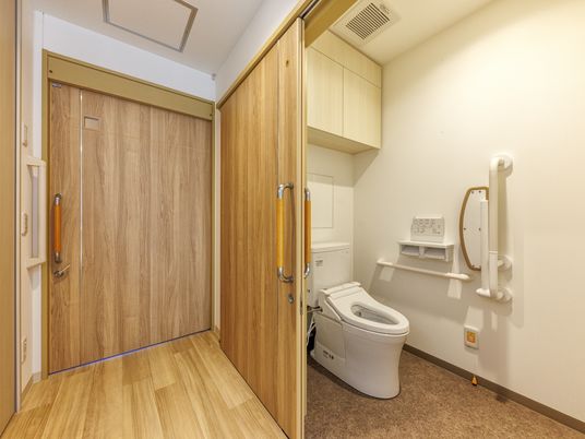 安全なトイレサポート設備