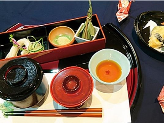 和食の彩り豊かな食事