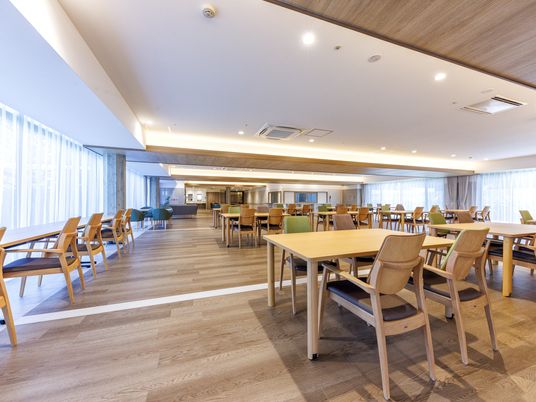 清潔感ある食堂の職場