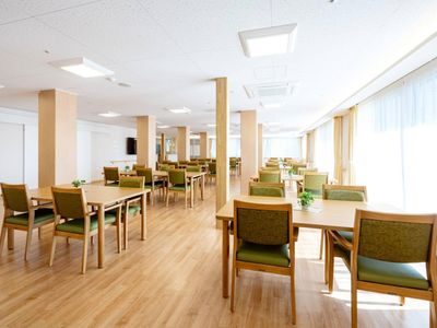 明るいダイニングスタッフ向け