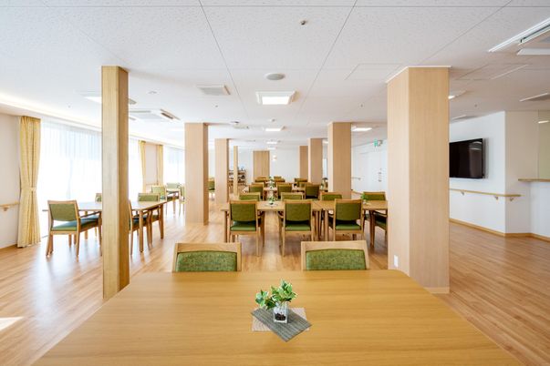 清潔感のある食堂スペース