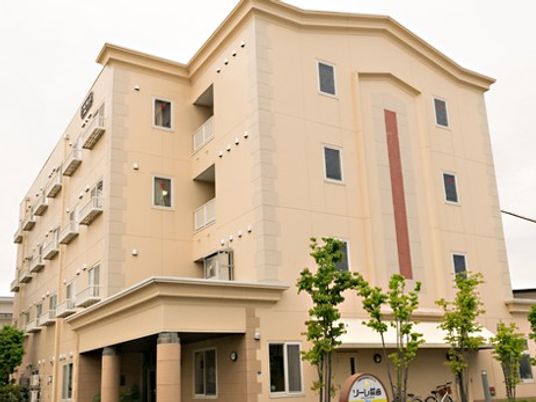 清潔感のあるモダンな建物