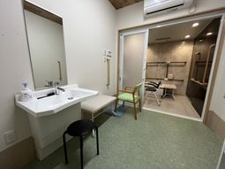 椅子付き洗面台の居室