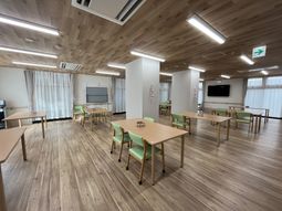 広々としたダイニングルーム