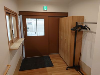 落ち着いた空間のエントランス