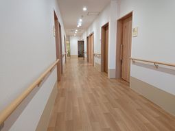 清潔感ある廊下の様子