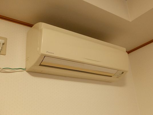 居室のエアコンメンテ