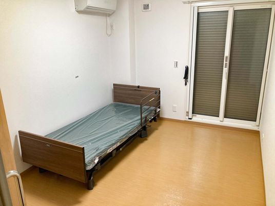 シンプルで清潔な居室