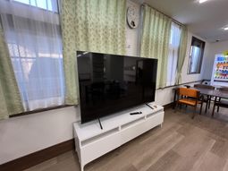 テレビが設置された部屋