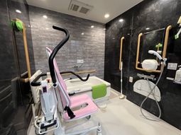 新しい設備の浴室