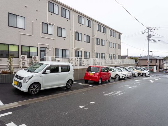 駐車場のある建物