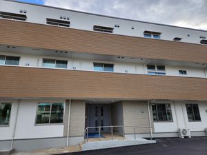 キレイな外観を持つエントランス