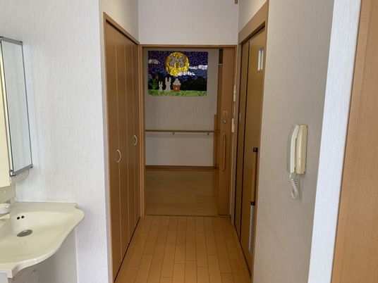 洗面台のある廊下