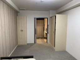 居室の入り口とクローゼット