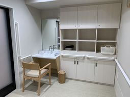 洗面台と収納の居室