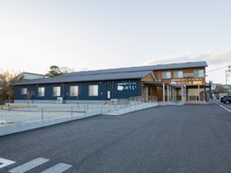 段差のない施設外観