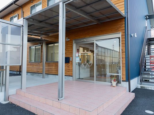 ガラス扉の出入口