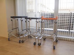 整頓された歩行器