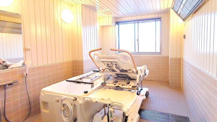 快適な介助環境の浴室