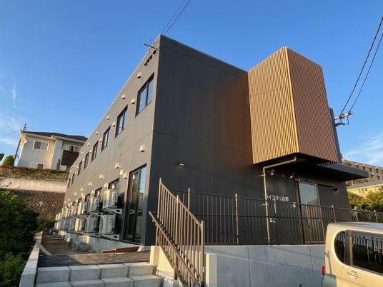 モダンな建物の外観