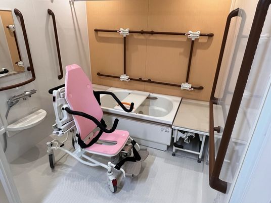 バリアフリー対応の浴室