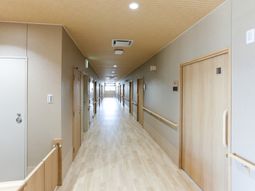 広々とした居室通路