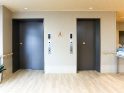 ゆったり通路のエレベーター