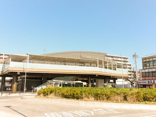 モダンな建物の外観