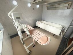 介護施設の洗練浴室