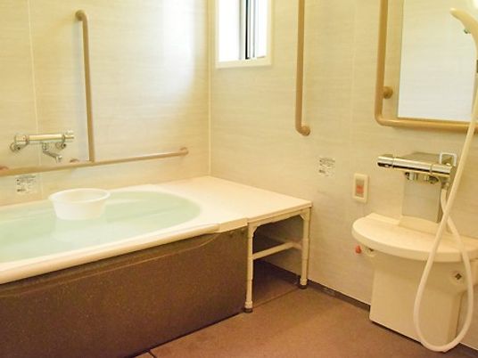 バリアフリーの浴室
