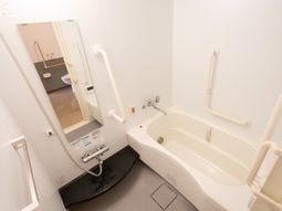 安全に配慮された浴室