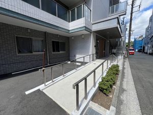 バリアフリーのエントランス