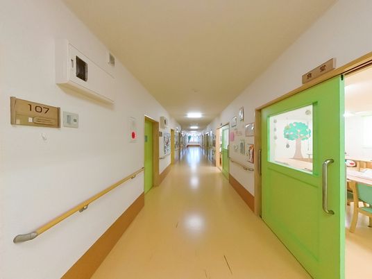 広々とした廊下