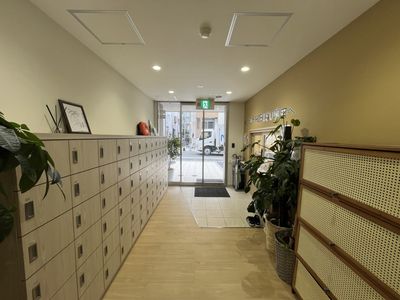 植物のある廊下